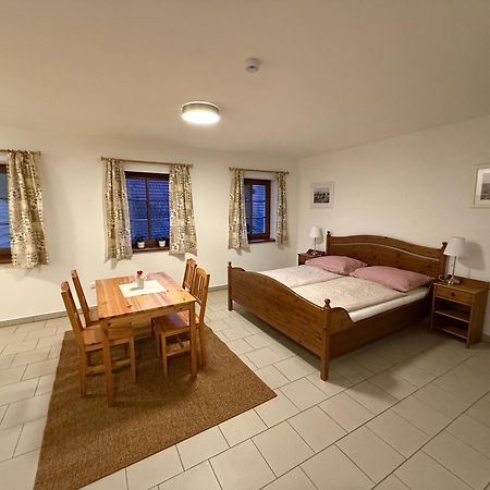 Trilety Mlyn Hotel Police  Buitenkant foto