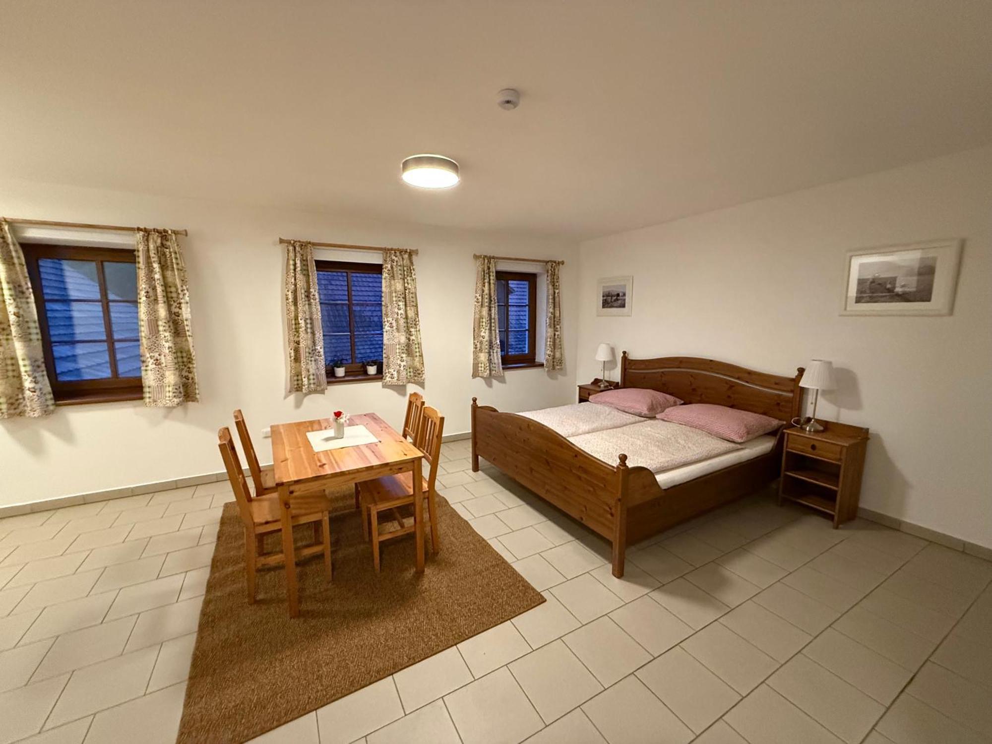 Trilety Mlyn Hotel Police  Buitenkant foto
